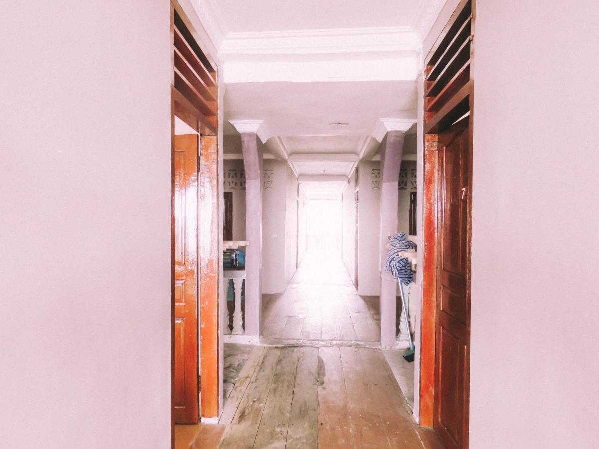 Raffiel Nias Apartment Lagudri Bagian luar foto