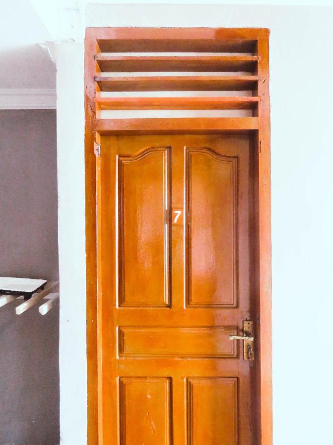 Raffiel Nias Apartment Lagudri Bagian luar foto